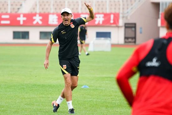 王多鱼打扑克视频