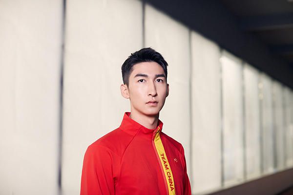 美女扒开尿口给男人玩