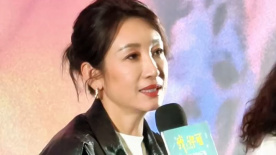 美女扒开尿口给男人玩
